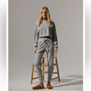 Alo Yoga Muse Crop Hoodie Pullover & Pants Ribbed Set Gray Women’s